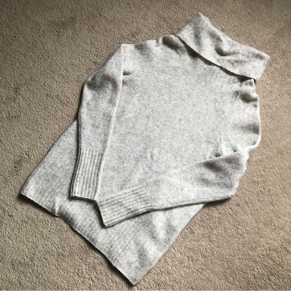 Aritzia The Group by Babaton Plutarch Yak Merino Wool Turtleneck Sweater